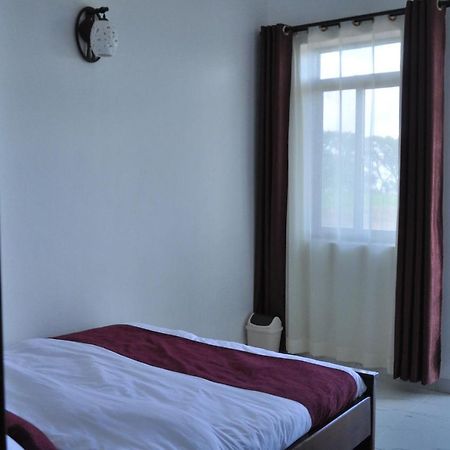 Golden View Hotel Ibanda Екстер'єр фото