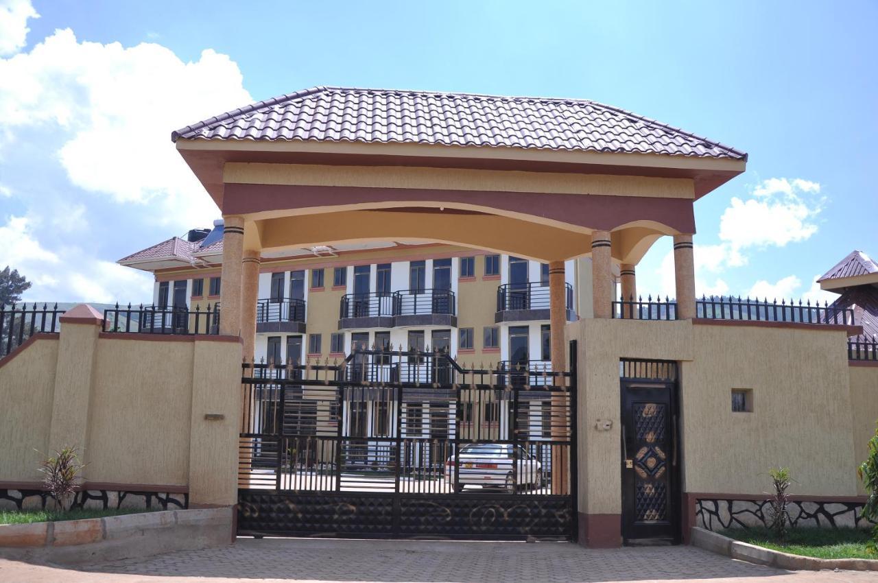 Golden View Hotel Ibanda Екстер'єр фото