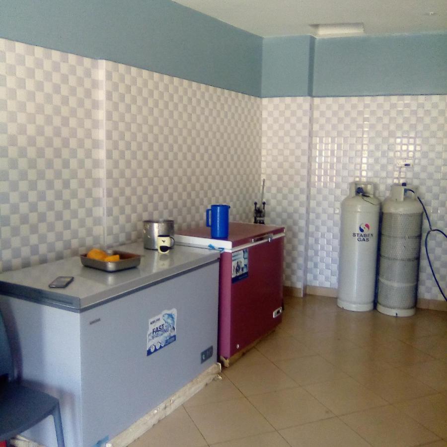 Golden View Hotel Ibanda Екстер'єр фото