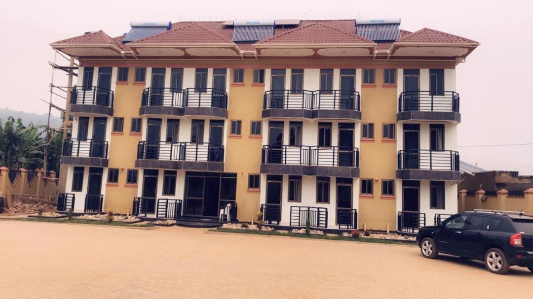 Golden View Hotel Ibanda Екстер'єр фото