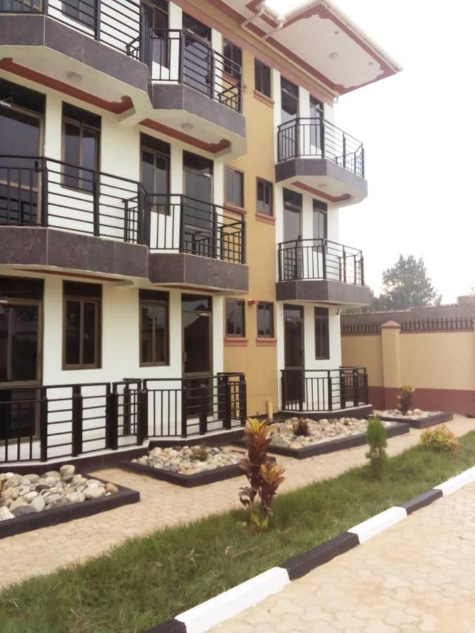 Golden View Hotel Ibanda Екстер'єр фото